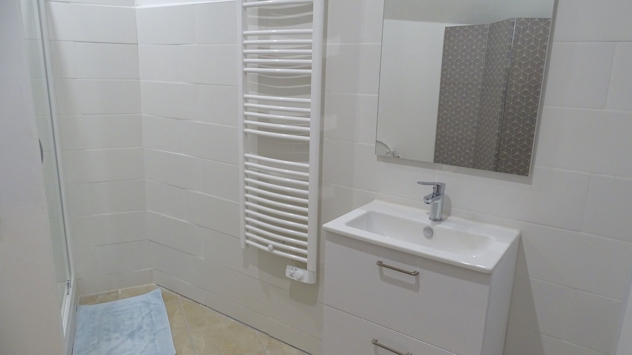 Photo of Bathroom in Saint-Aignan