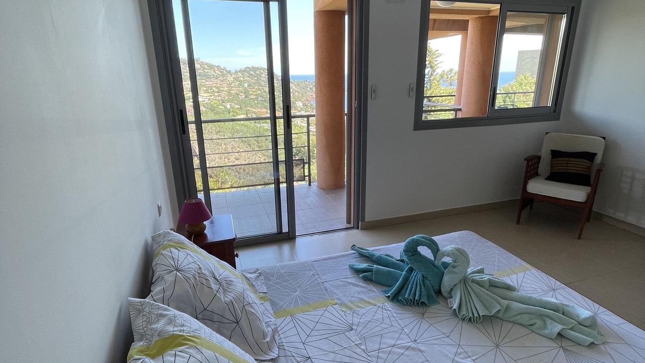 Photo of Bedroom in Espero-Pax