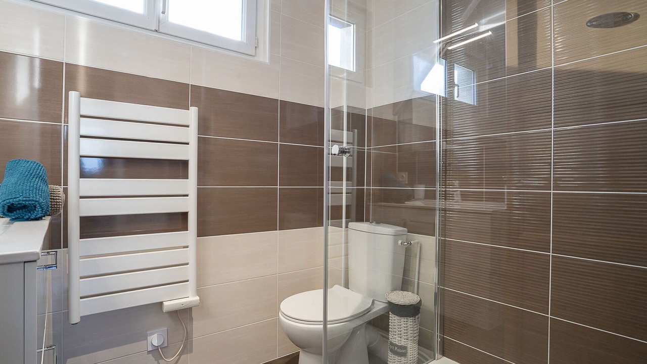 Photo of Bathroom in Saint-Ideuc
