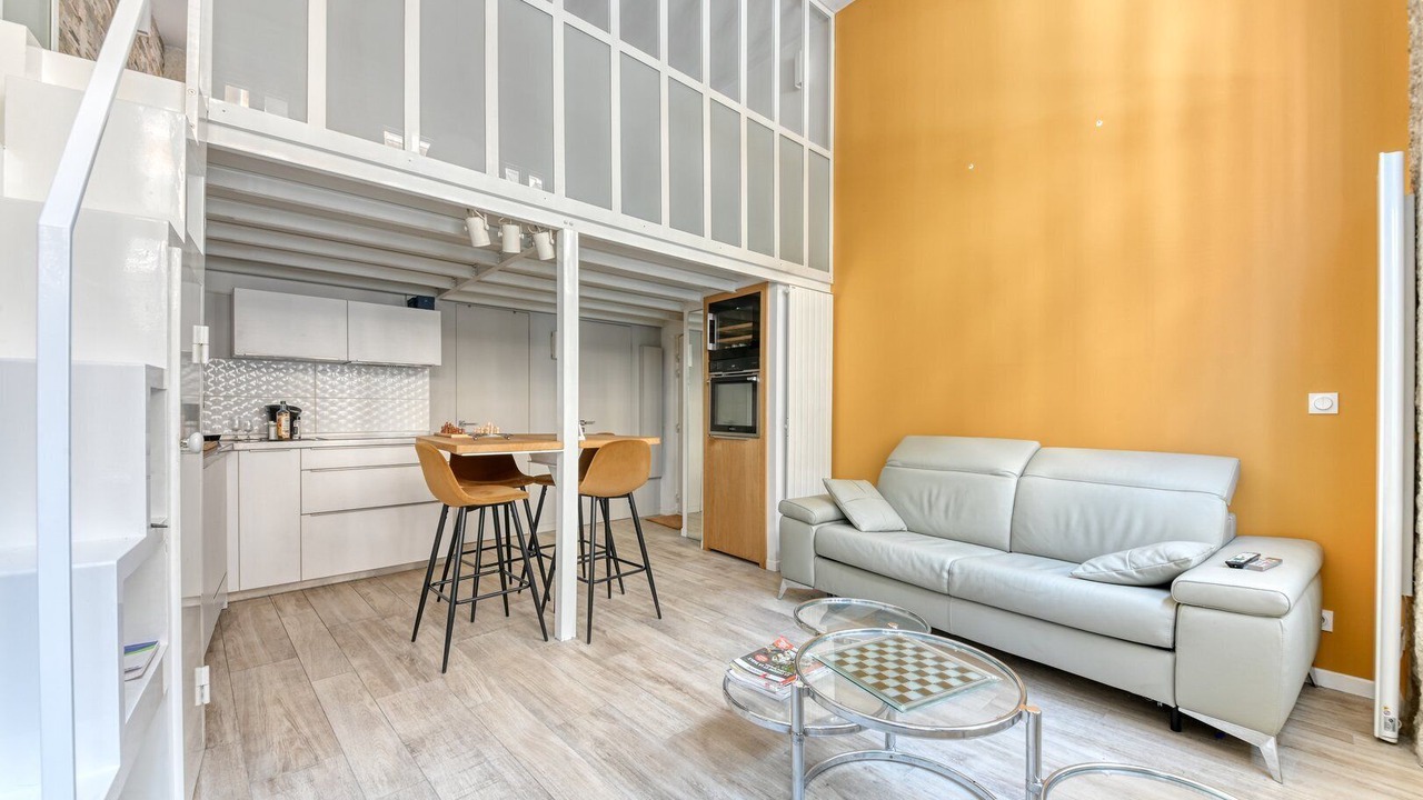 Photo of Livingroom in Jules Ferry - Recamier