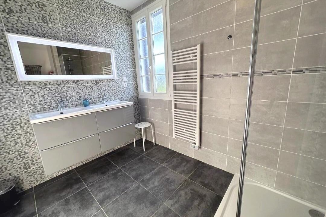 Photo of Bathroom in Linxe