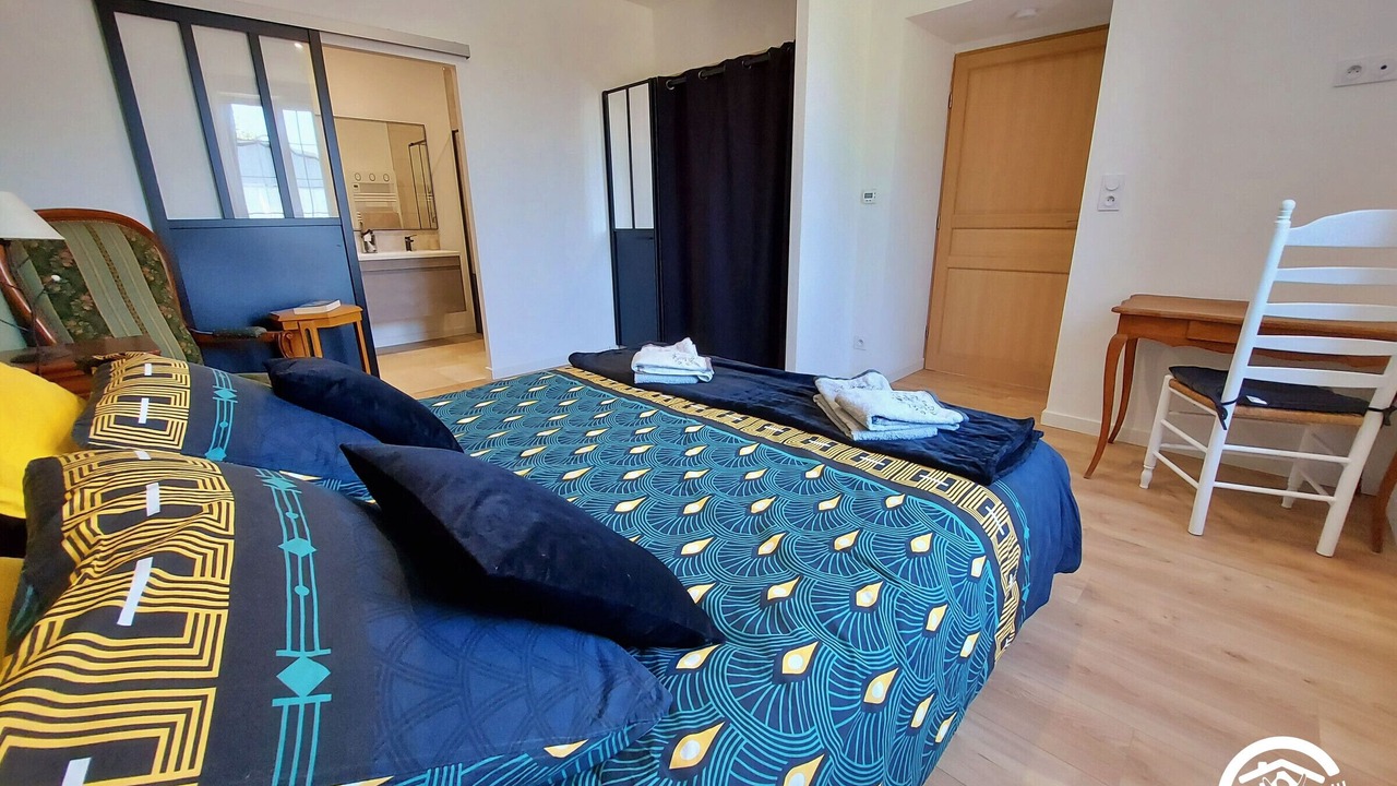Photo of Bedroom in Mee