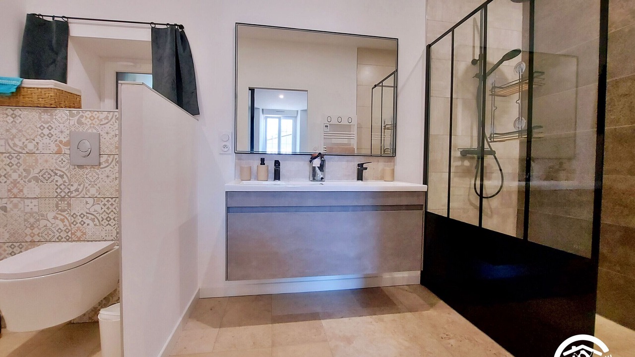 Photo of Bathroom in Mee