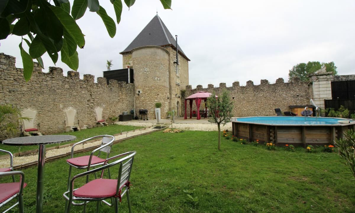 Photo of Outdoor in Cerons