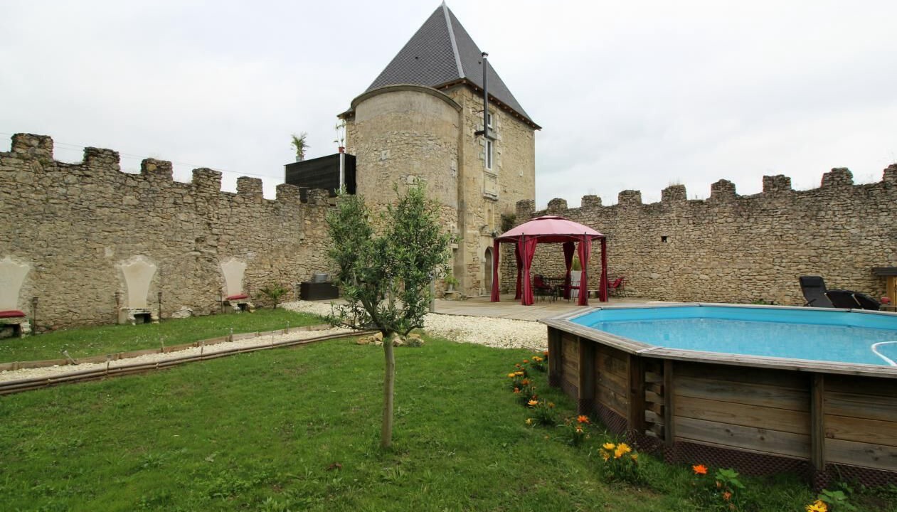 Photo of Outdoor in Cerons