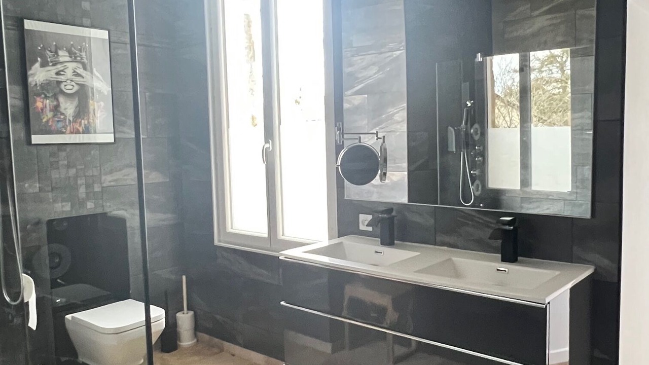 Photo of Bathroom in La Roche-Chalais