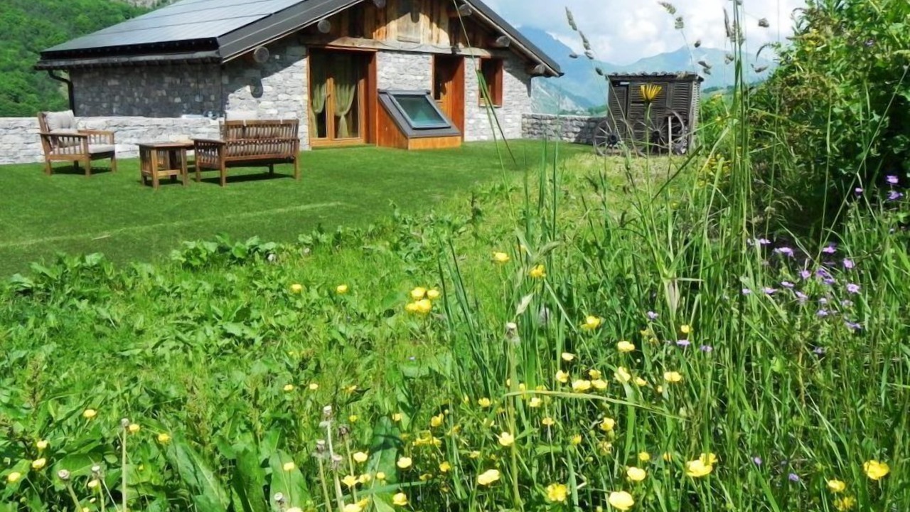 Photo of Outdoor in Praranger