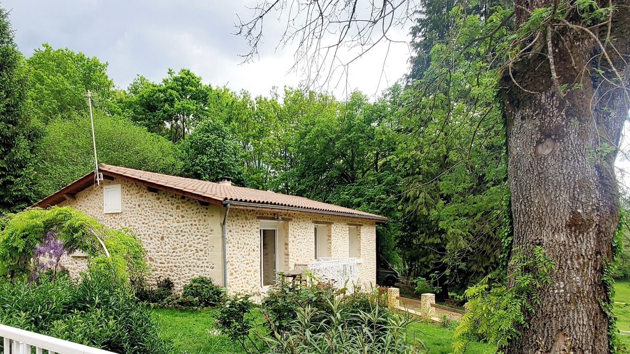 Photo of Outdoor in Lacropte