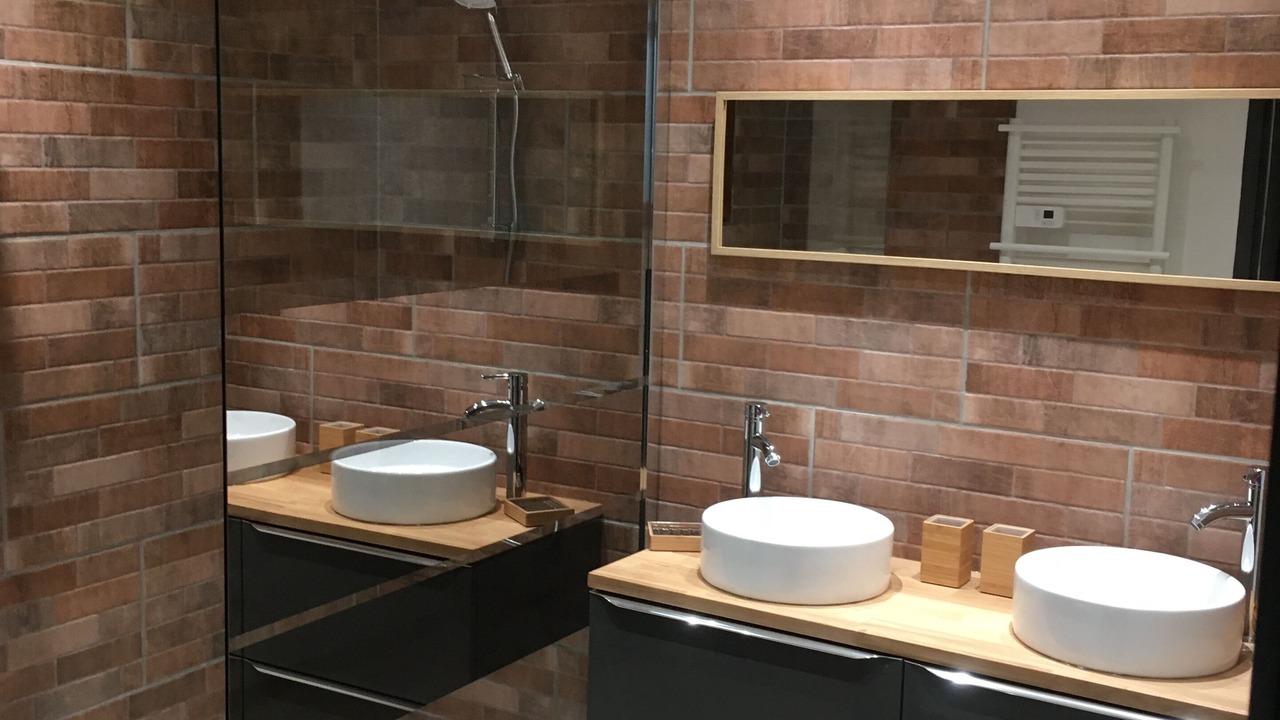 Photo of Bathroom in Geu
