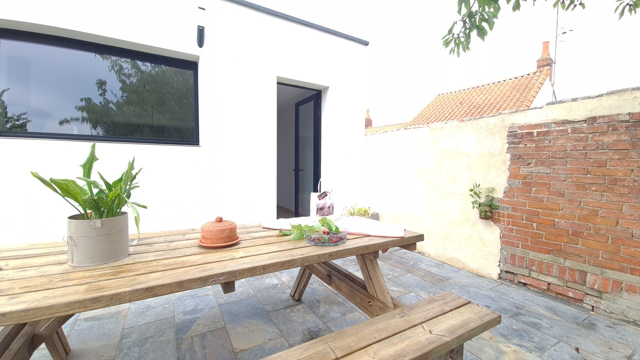 Photo of Outdoor in Angles