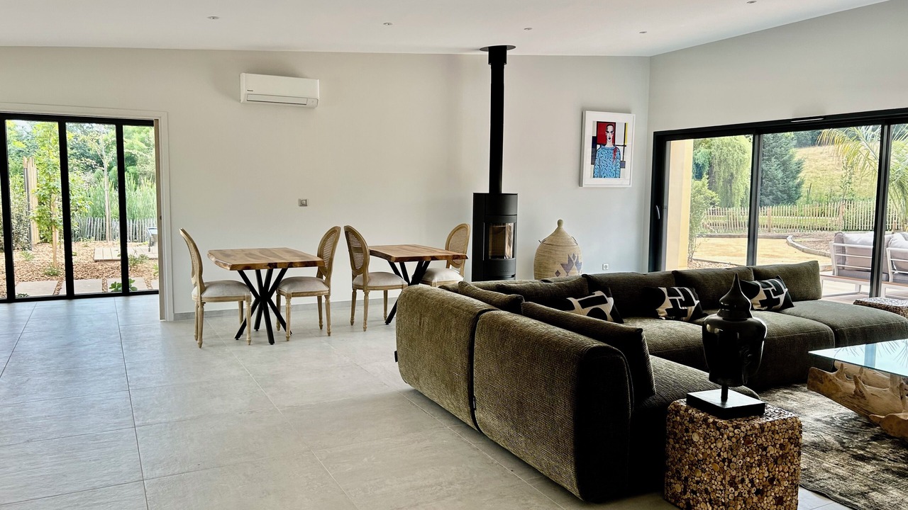 Photo of Livingroom in Solesmes