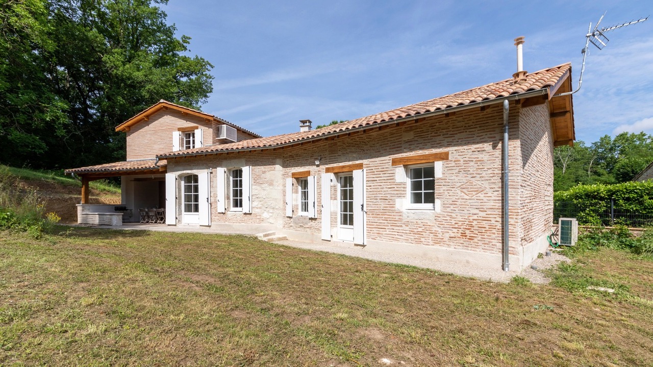 Photo of Outdoor in Sainte-Livrade-sur-Lot