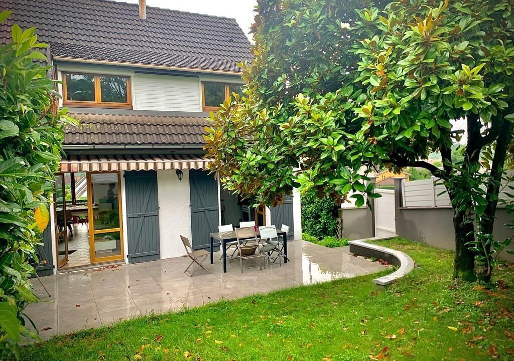 Photo of Outdoor in Grigny