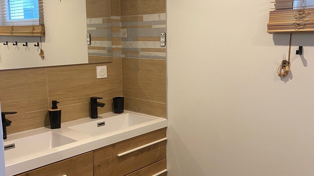 Photo of Bathroom in Dinard
