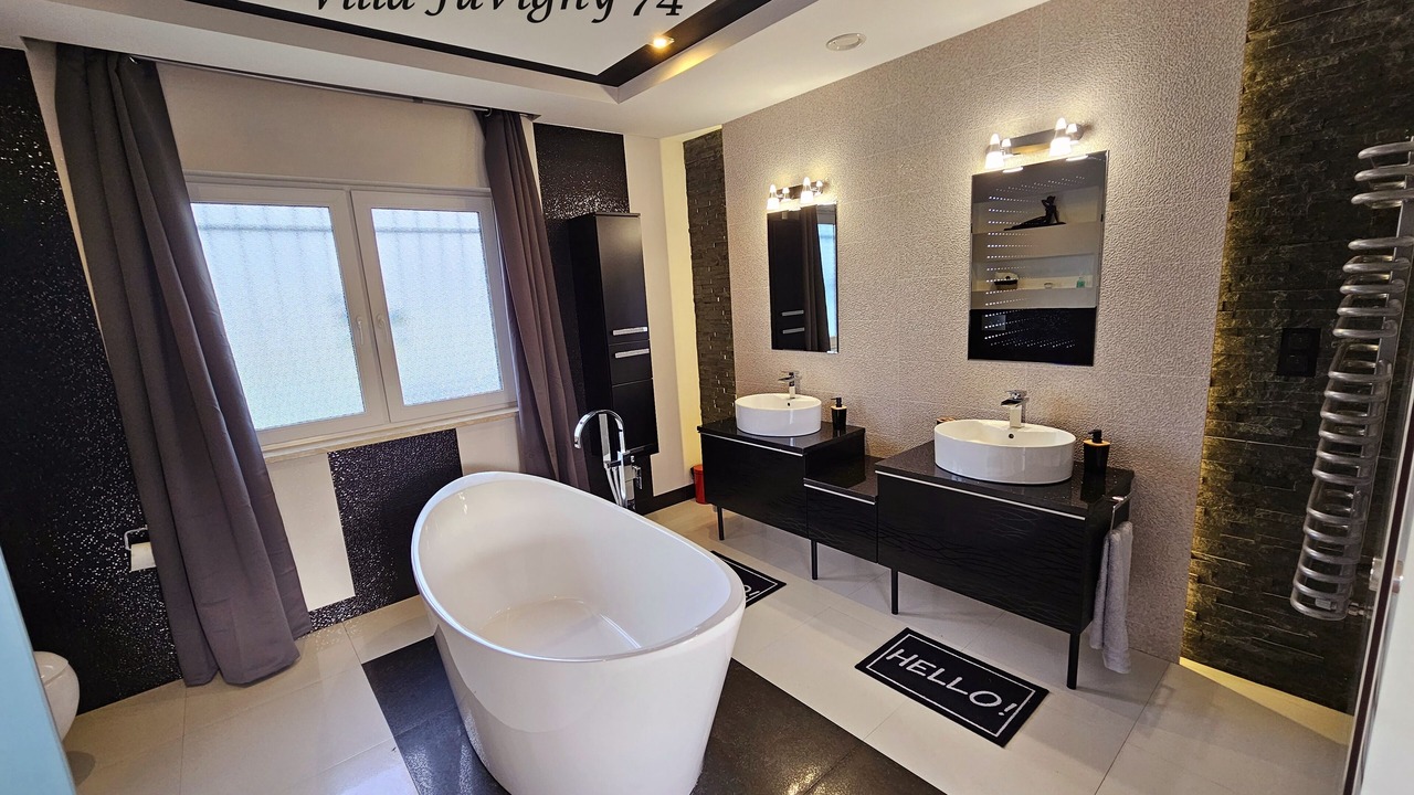 Photo of Bathroom in Juvigny