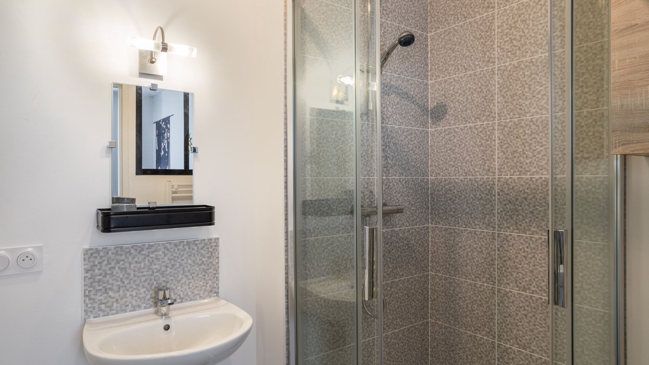 Photo of Bathroom in Nord-Saint-Martin