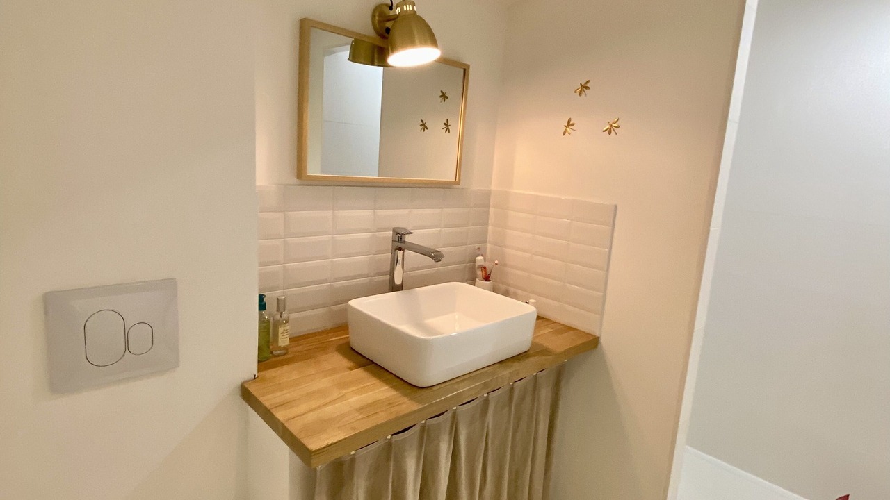 Photo of Bathroom in Messanges
