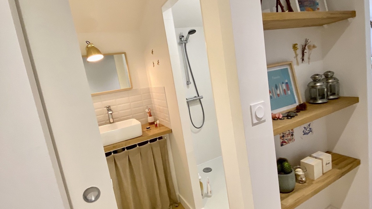 Photo of Bathroom in Messanges