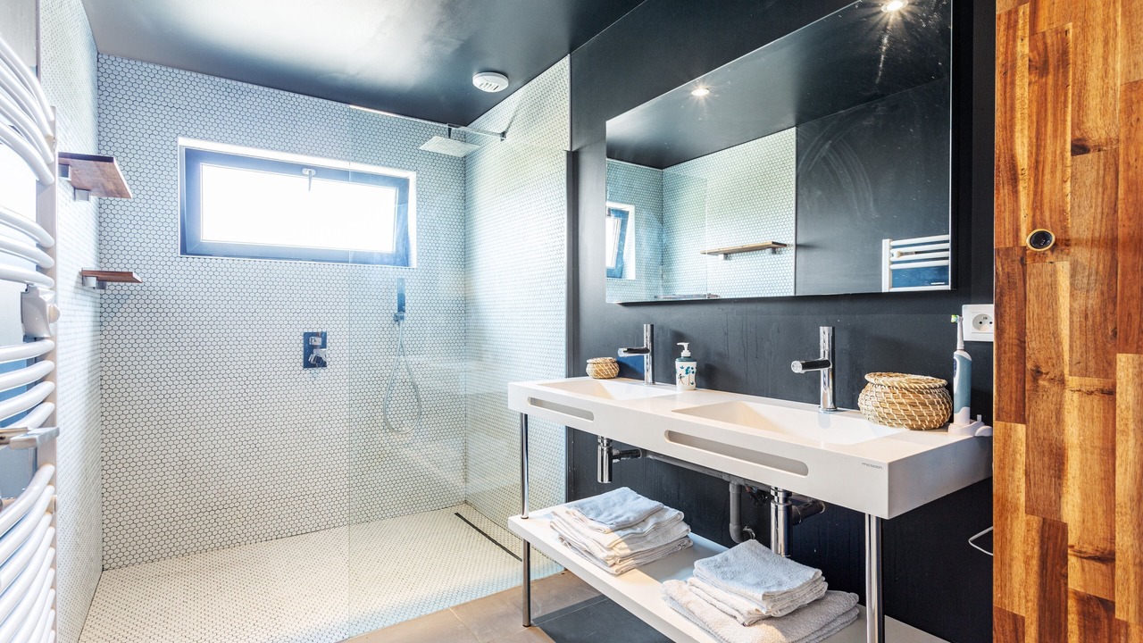 Photo of Bathroom in Lehon