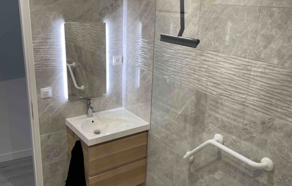 Photo of Bathroom in Lignieres-de-Touraine