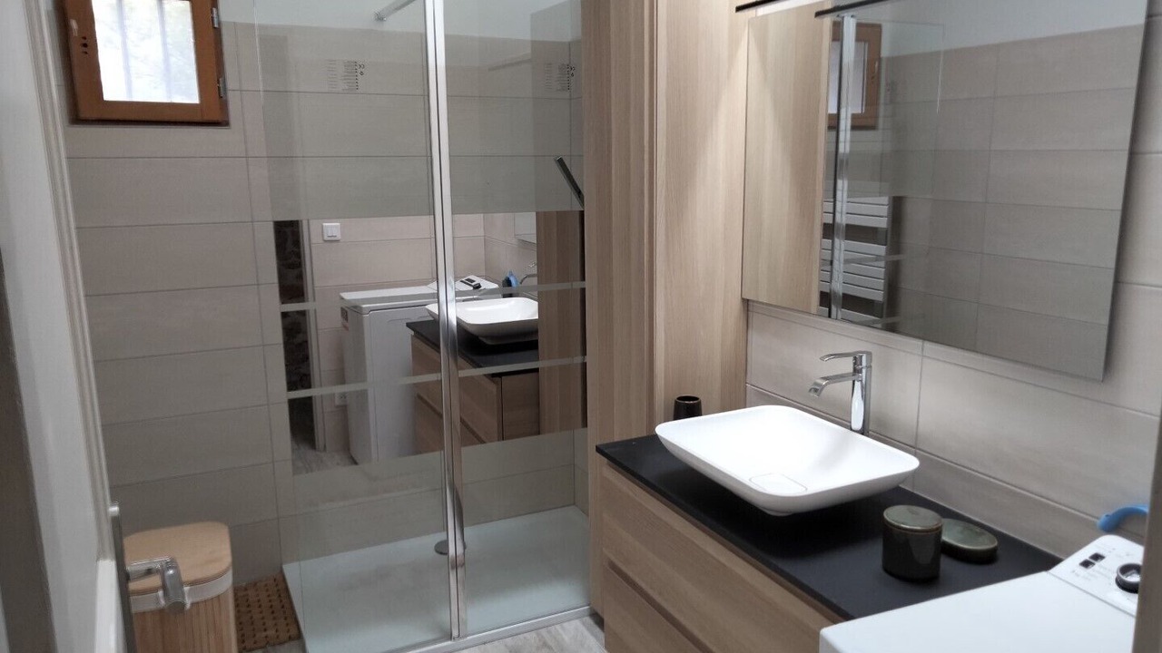 Photo of Bathroom in Rougon