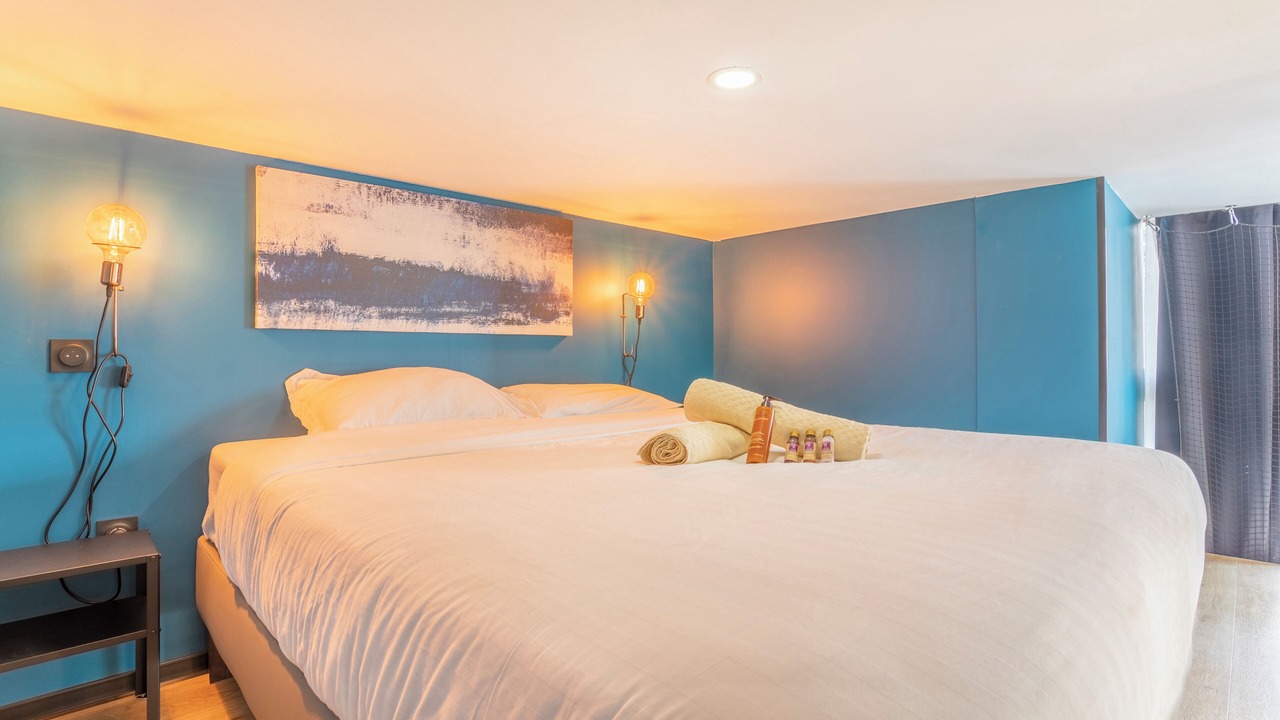 Photo of Bedroom in Opera