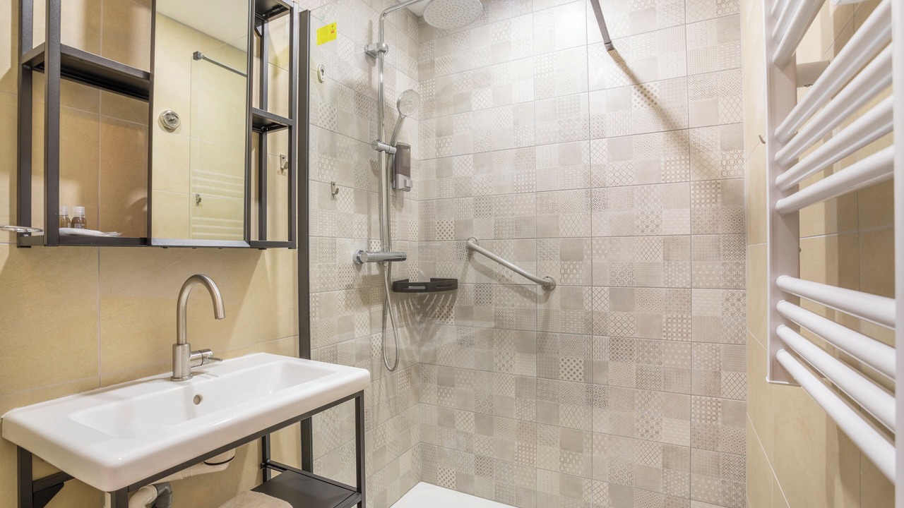 Photo of Bathroom in Opera