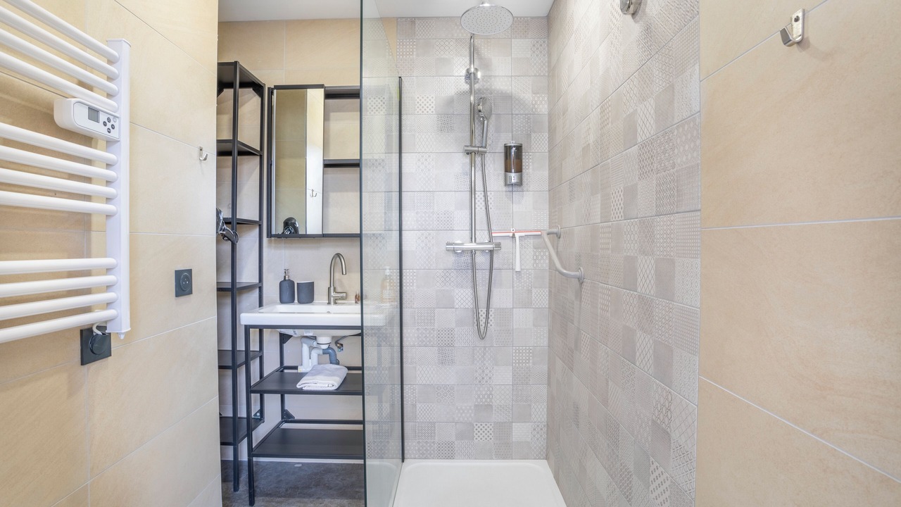 Photo of Bathroom in Opera