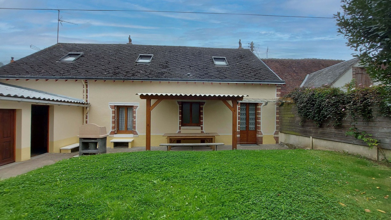 Photo of Patio Balcony in La Bazoche-Gouet