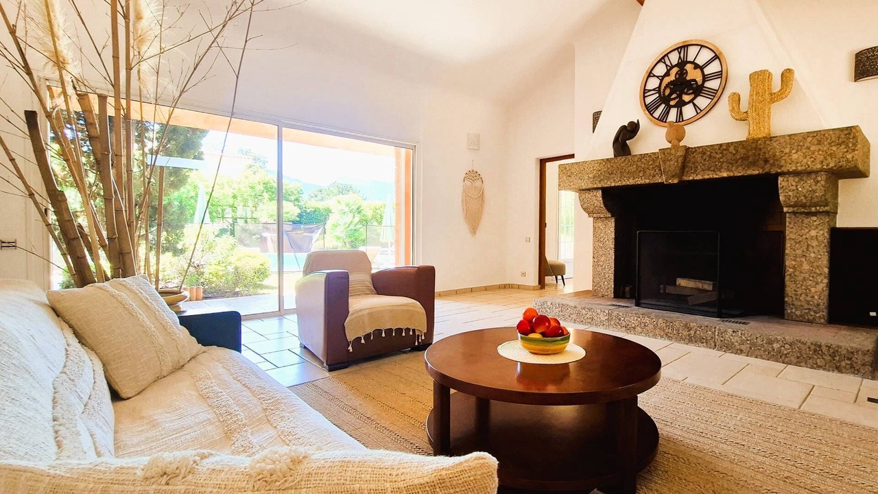 Photo of Livingroom in Pinarellu