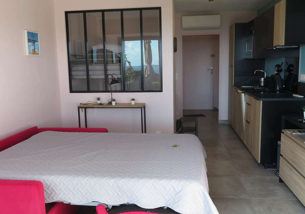 Photo of Bedroom in Bormes-Les-Mimosas