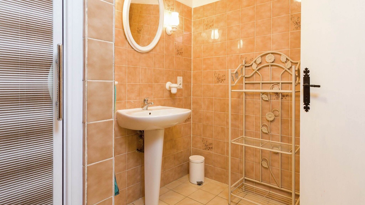 Photo of Bathroom in Montcabrier