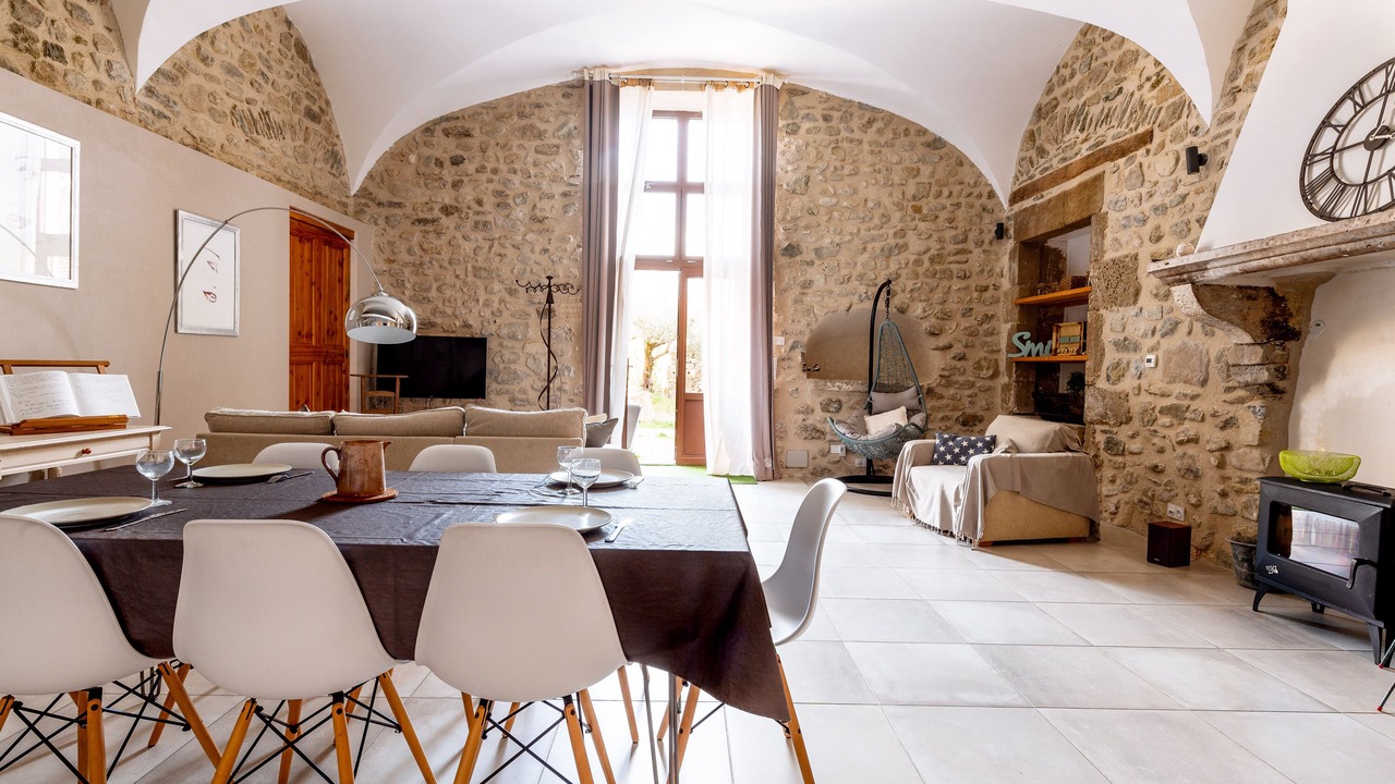 Photo of Livingroom in Roche-Saint-Secret