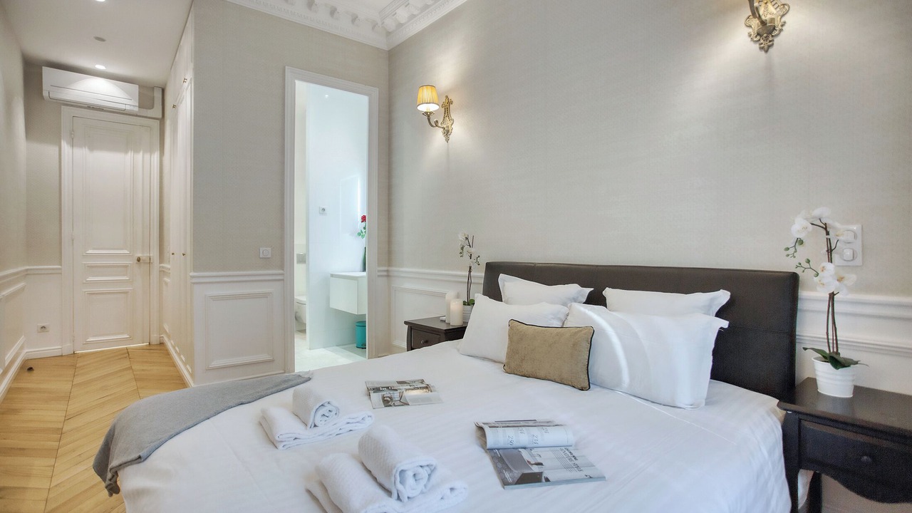 Photo of Bedroom in Faubourg-du-Roule