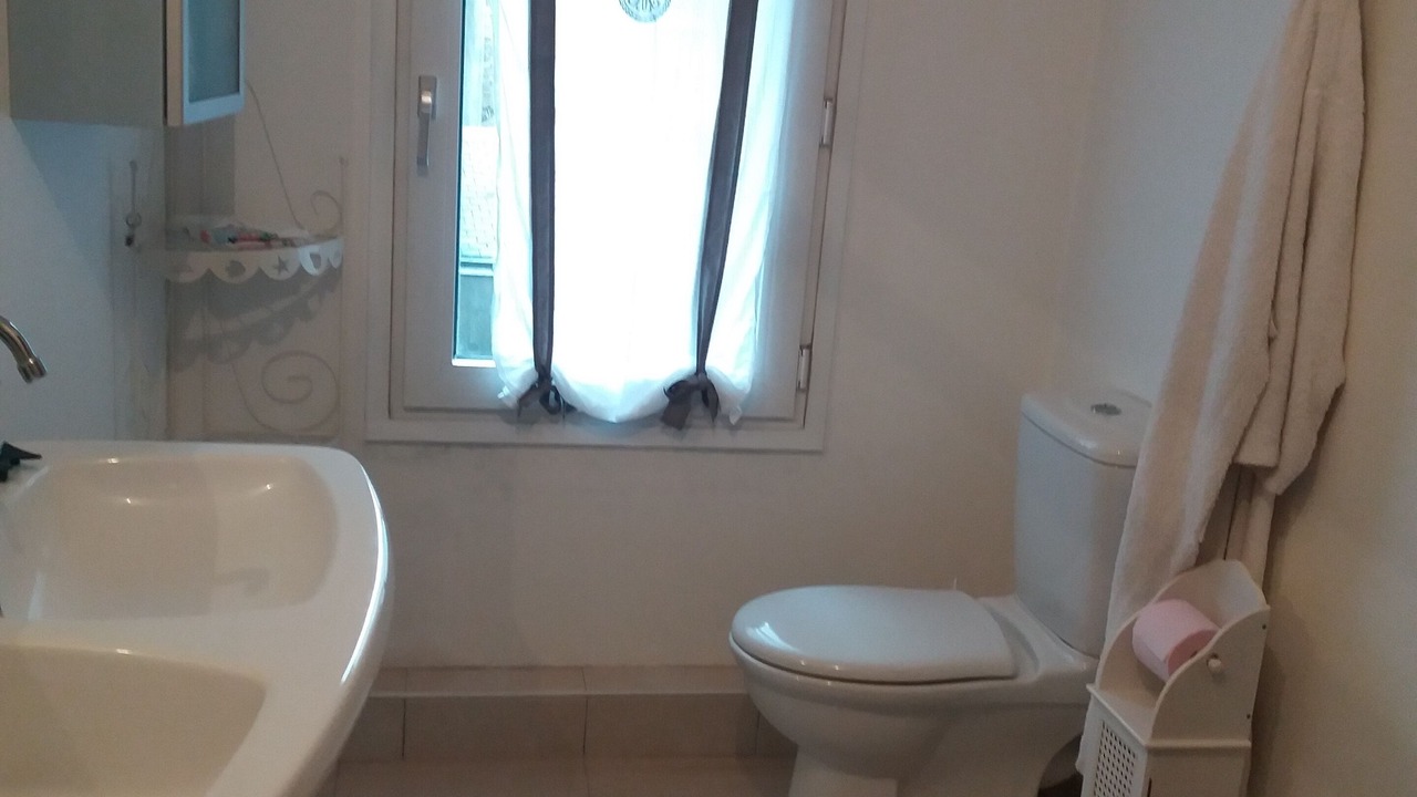 Photo of Bathroom in Downtown Angers