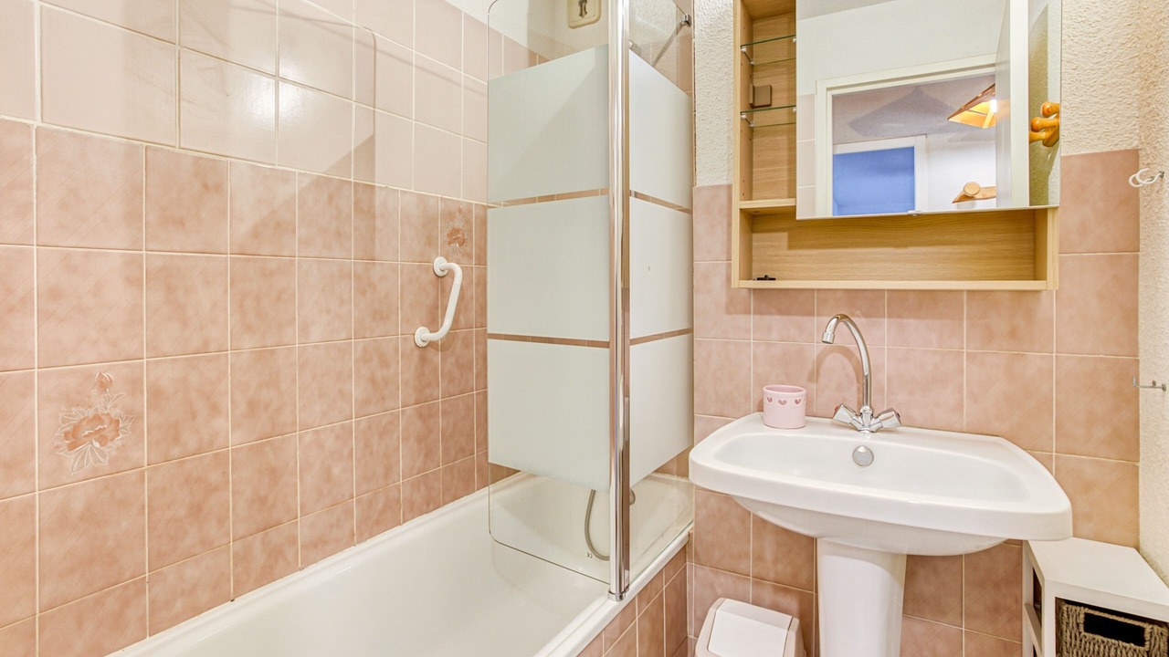 Photo of Bathroom in Embrun