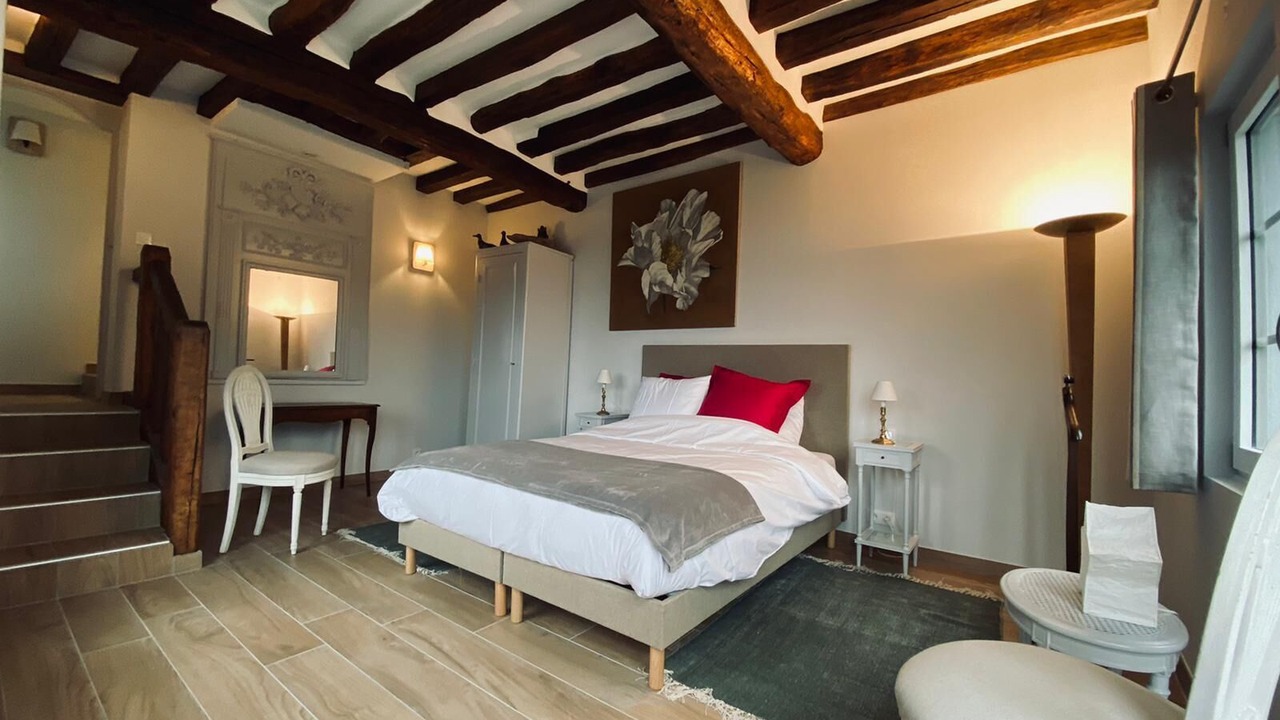Photo of Bedroom in La Roche-Guyon