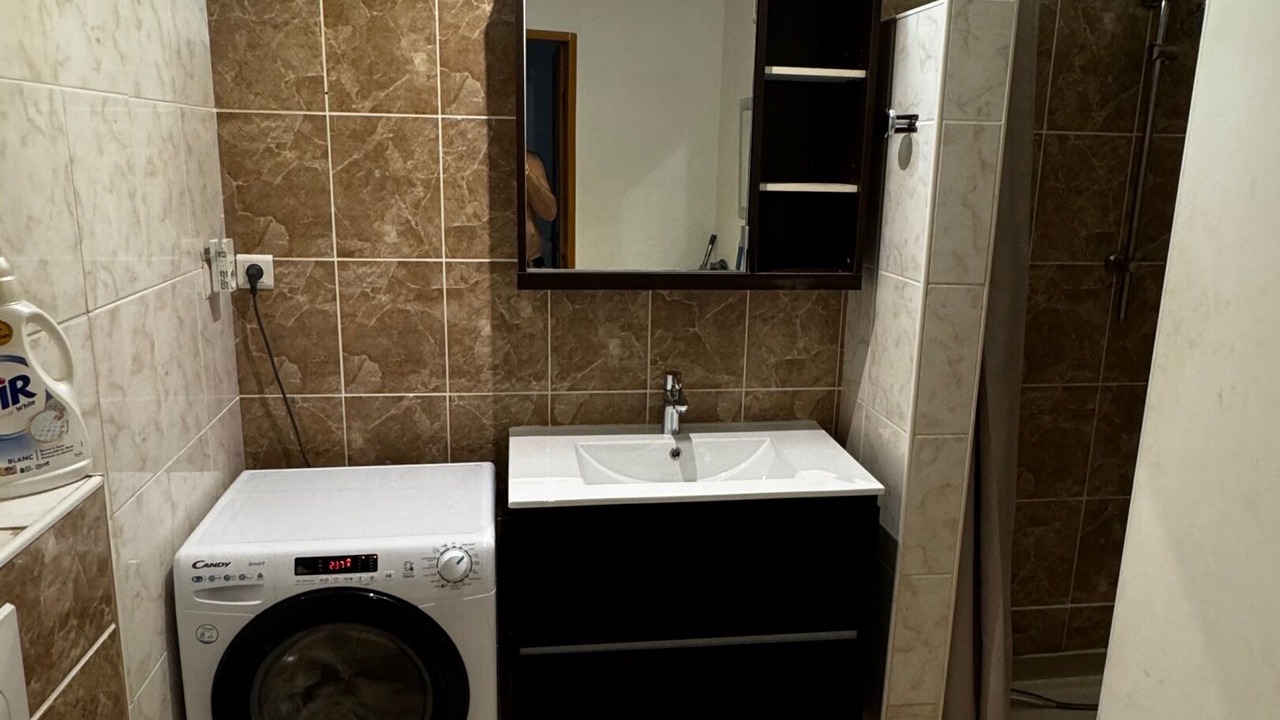 Photo of Bathroom in Zola - Pressense