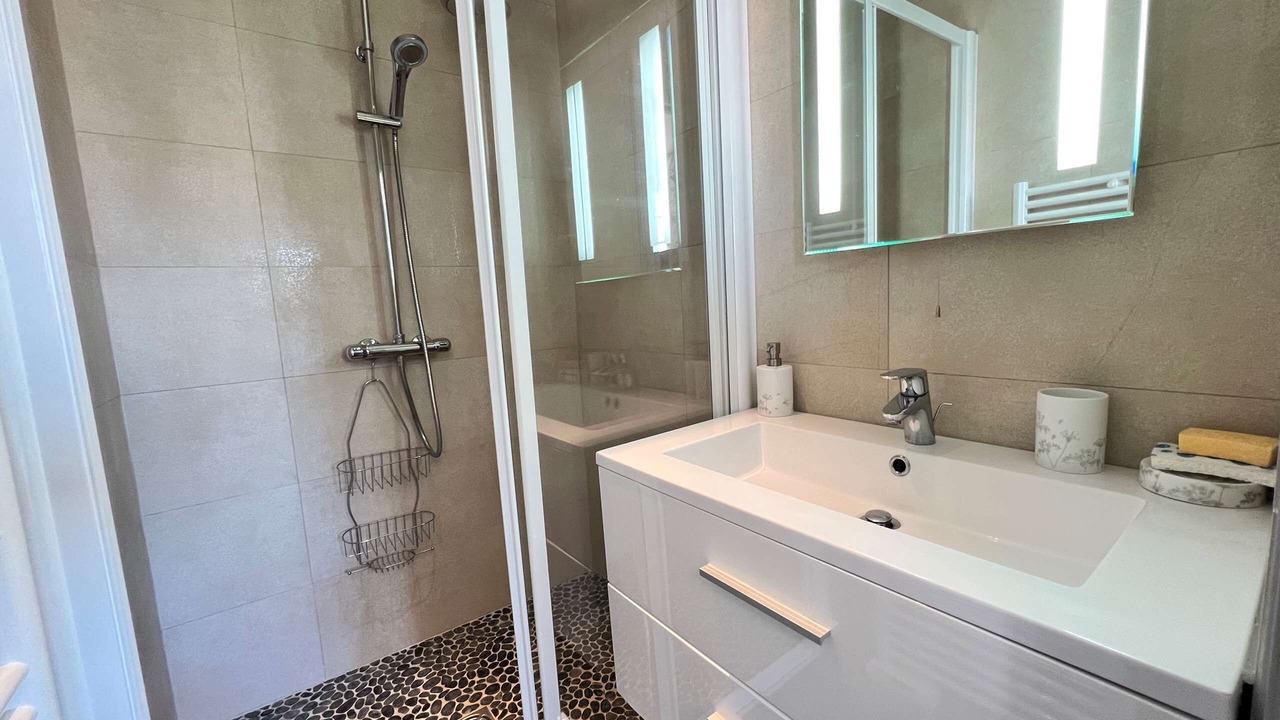 Photo of Bathroom in Loix