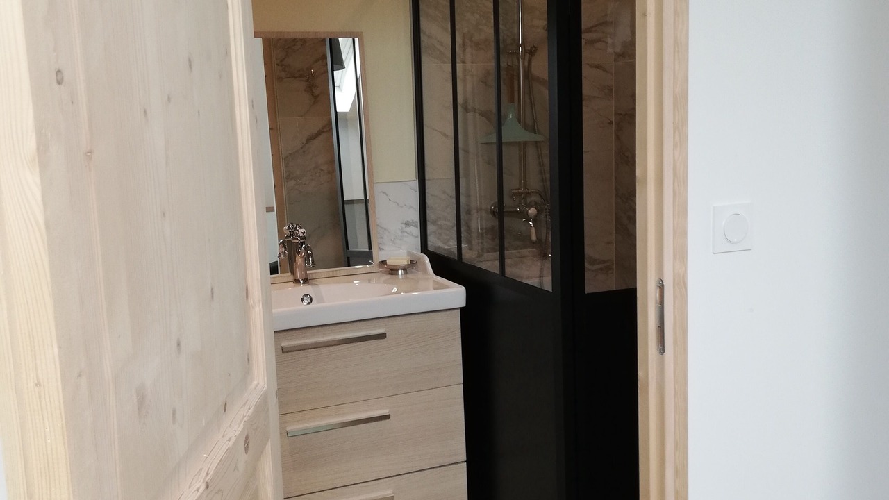 Photo of Bathroom in Dragey-Ronthon