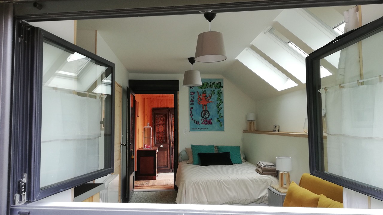 Photo of Bedroom in Dragey-Ronthon