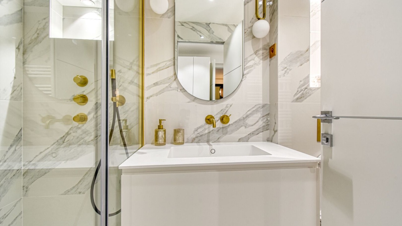 Photo of Bathroom in Cannes City Centre
