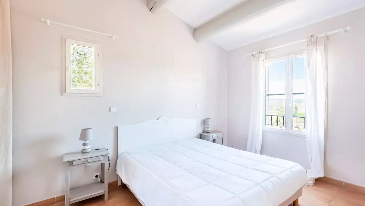 Photo of Bedroom in Pont Royal