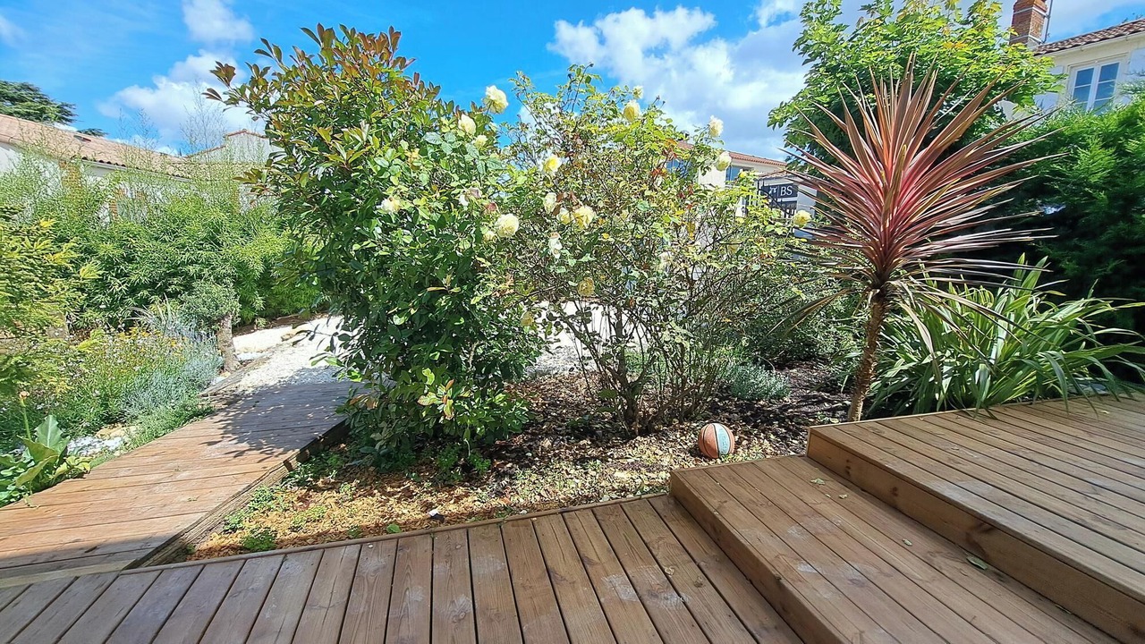 Photo of Outdoor in Angles