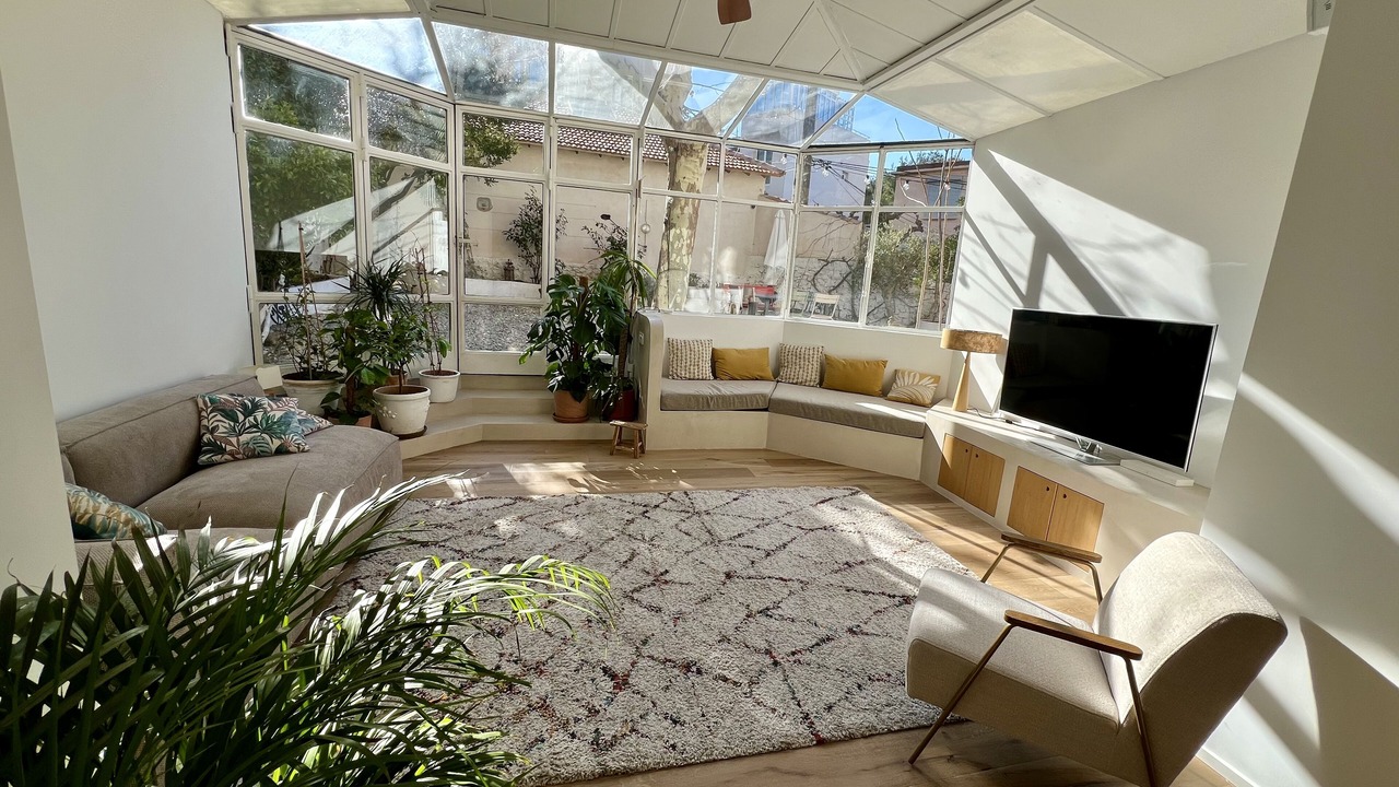Photo of Livingroom in Bompard