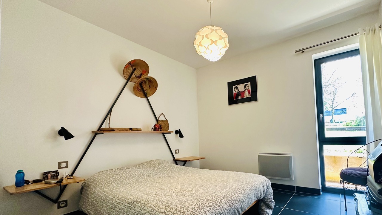 Photo of Bedroom in Loupiac