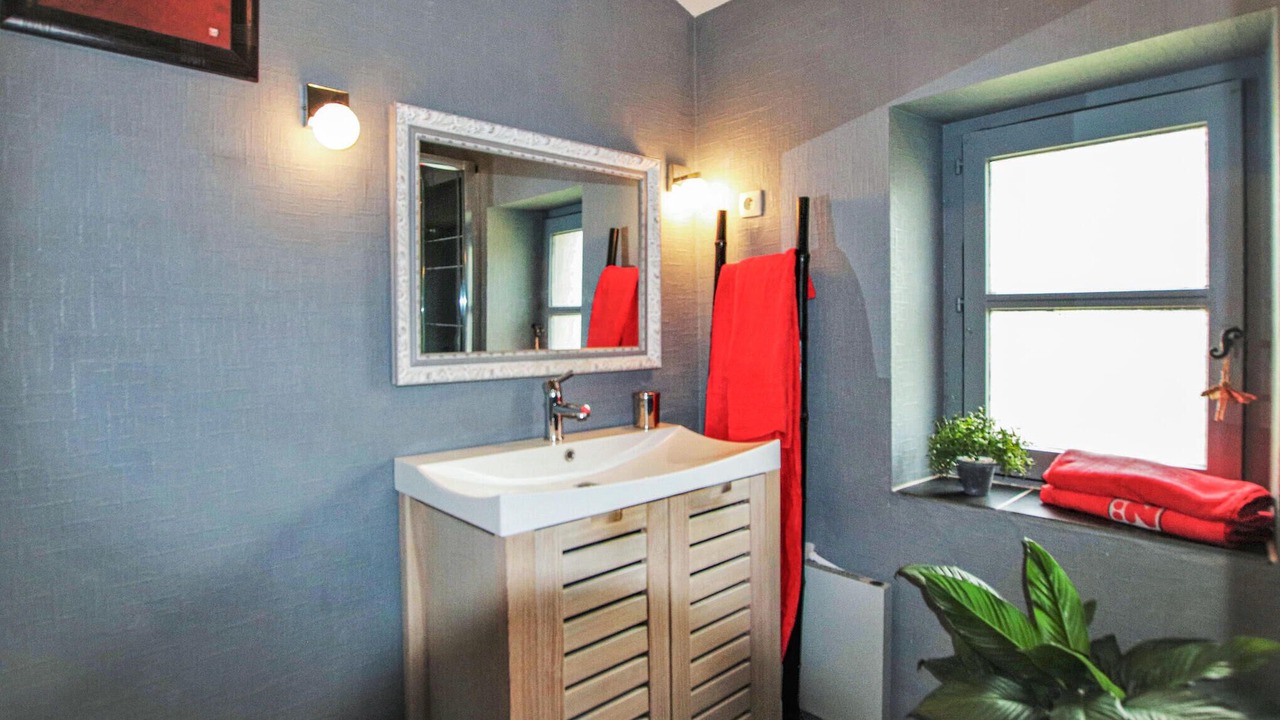 Photo of Bathroom in Montoison