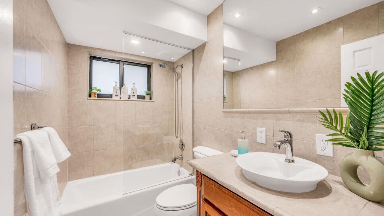 Photo of Bathroom in Plantation