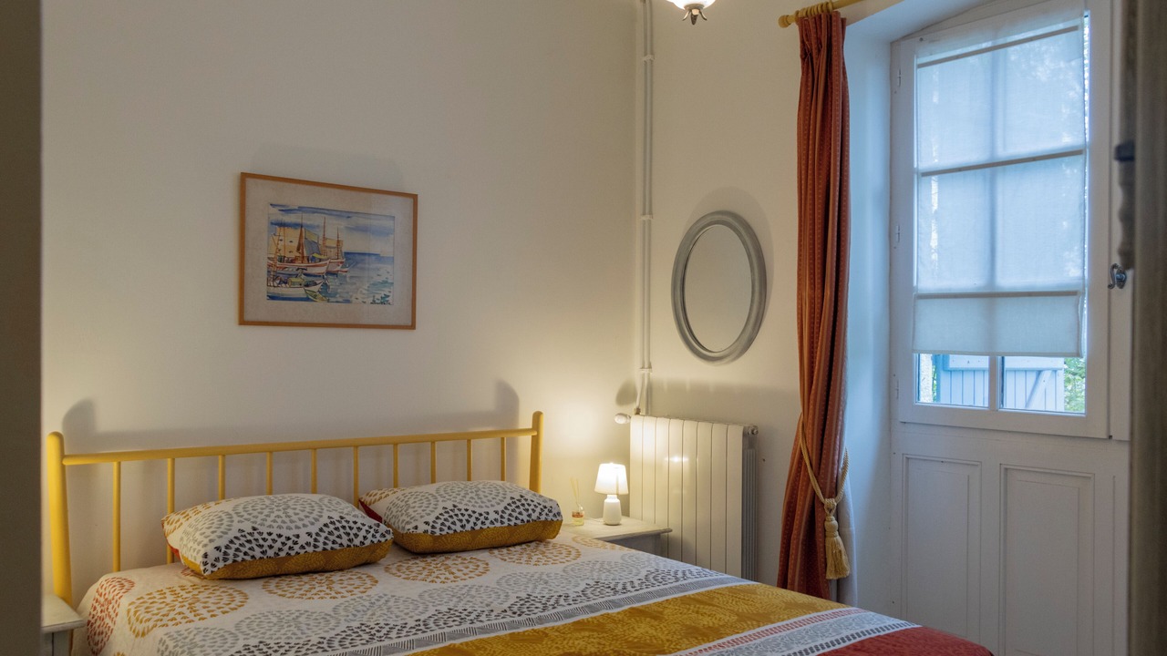 Photo of Bedroom in Pons