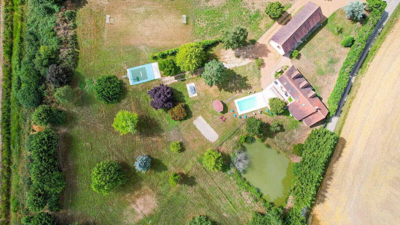 Photo of Outdoor in La Ville-aux-Clercs